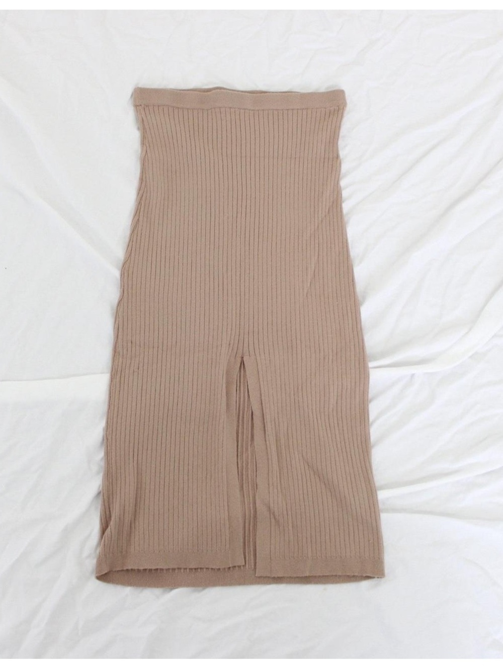 Crescent tan knit ribbed midi skirt with front slit. Size S
